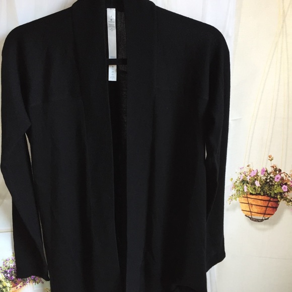 NWT BLACK LULULEMON BLISSFUL ZEN SWEATER SLITS - Picture 5 of 8